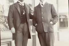 Salomão Seruya em Johannesburg com um amigo